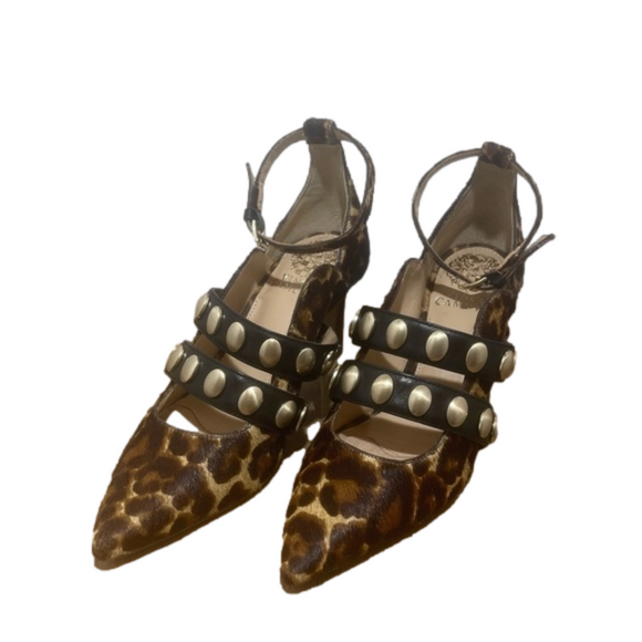 VINCE CAMUTO WOMENS KRELLEN STUDDED PUMPS SIZE 6.5 COLOR CARAMEL/BLACK. NWT - Picture 1 of 7